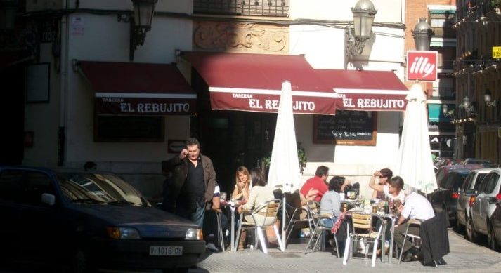 El Rebujito - Authentiek ingericht, fijn terras, in de wijk Ruzafa