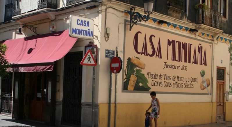 casa Montana - Restaurant is een bodega, favoriet bij locals, in de wijk Canyamelar